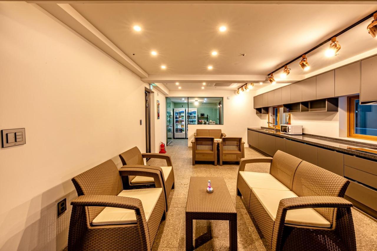 The Jade Hotel Jeju Bagian luar foto